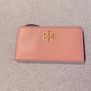 Tory Burch Britten Slim Envelope Wallet - Pink Moon